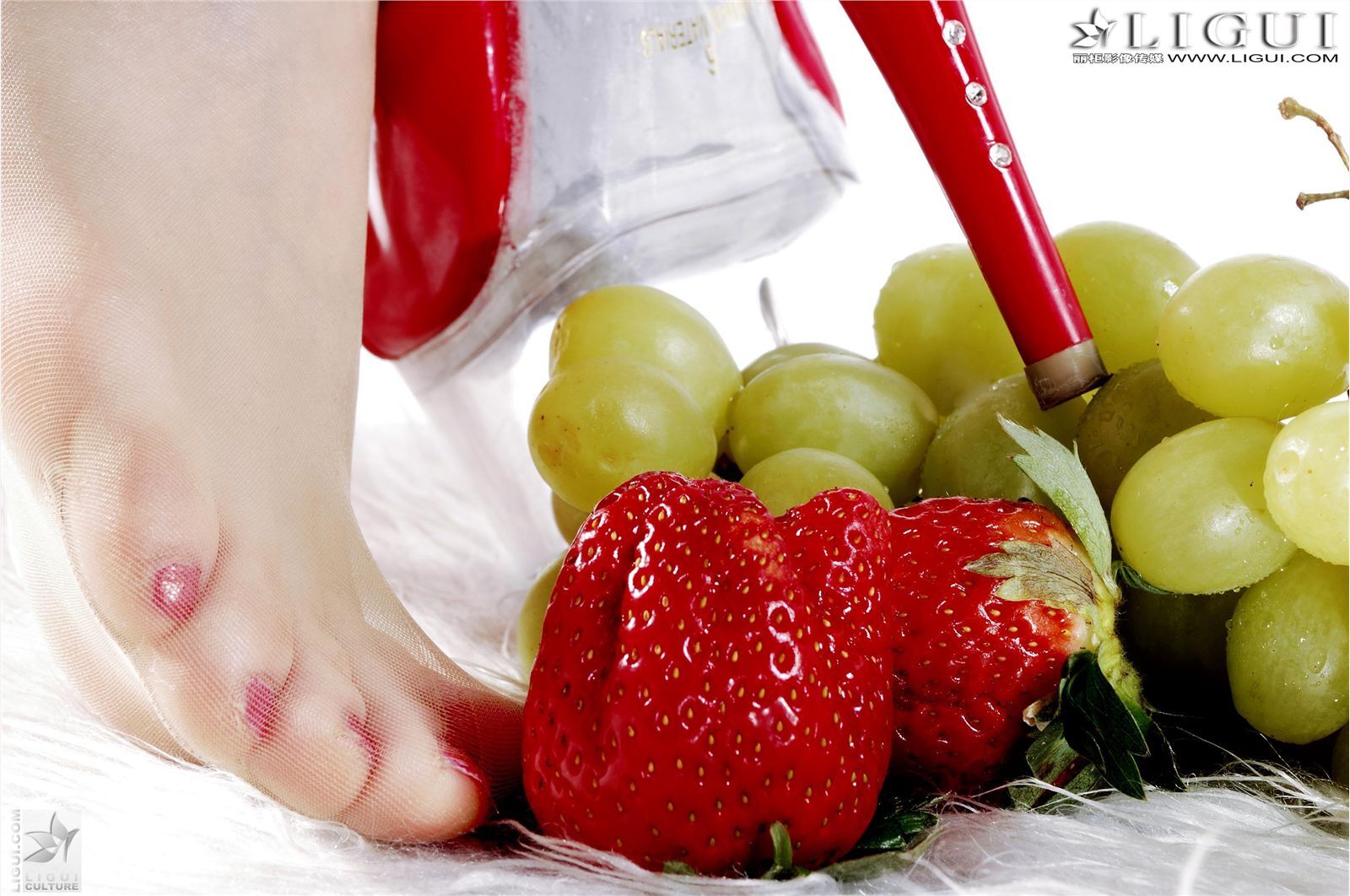 [Ligui丽柜]2012.09.20 Model 雯雯 国产性感美女图片